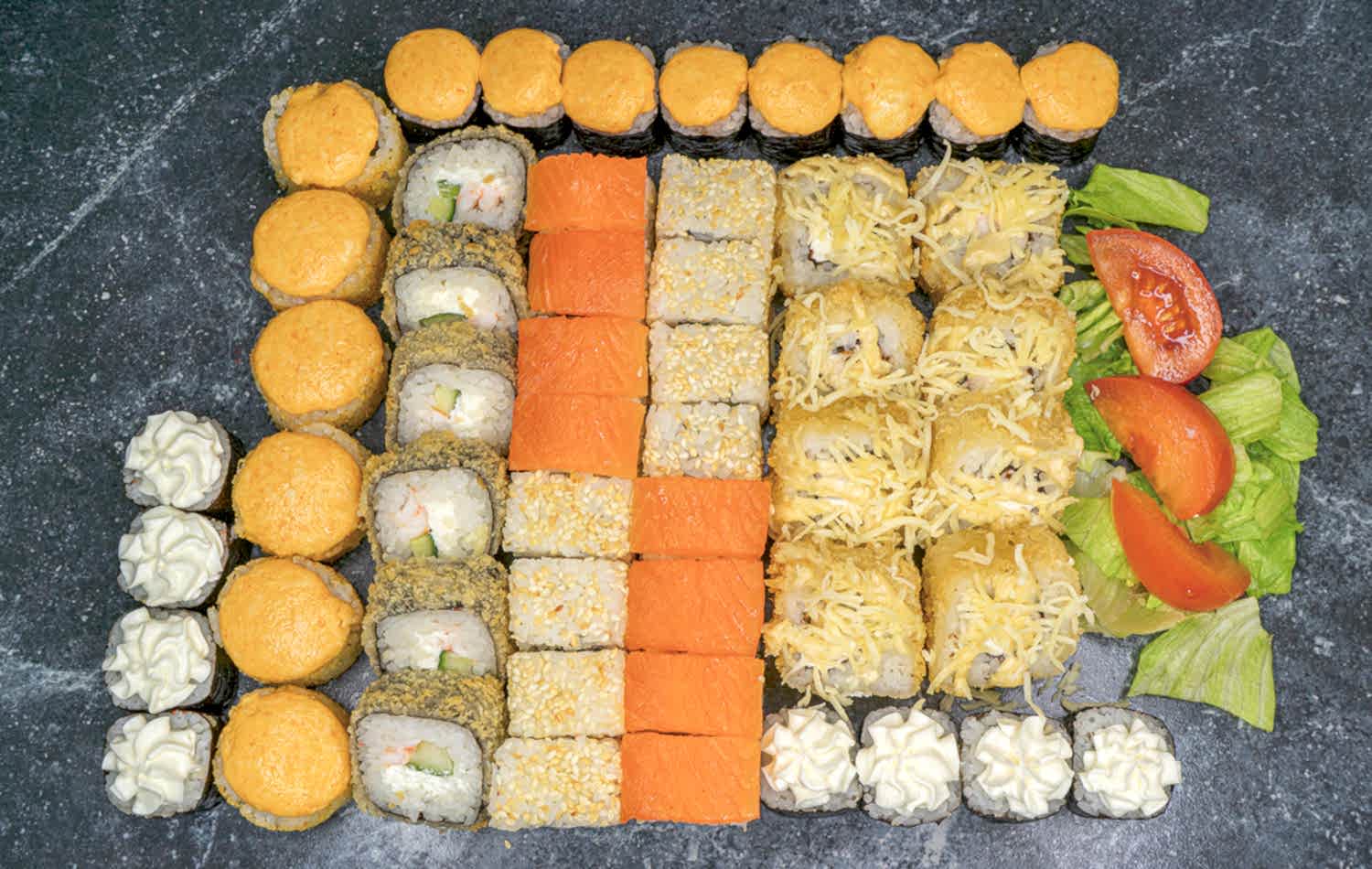 Сет Наруто(7)Фил мини,сливоч краб,капа маки с сыром,кунсей хот,мини хот с краб, цезарь темп, киото